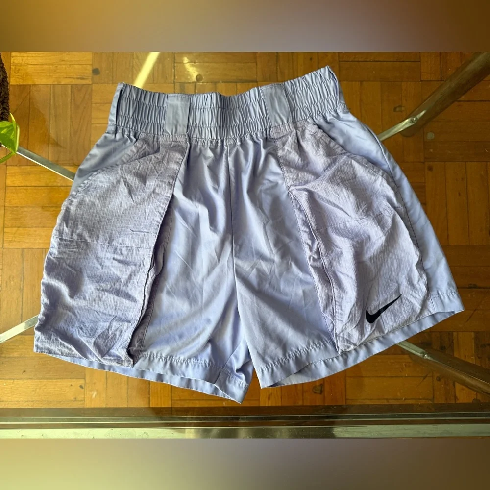 Nike running shorts - Picture 1 of 8